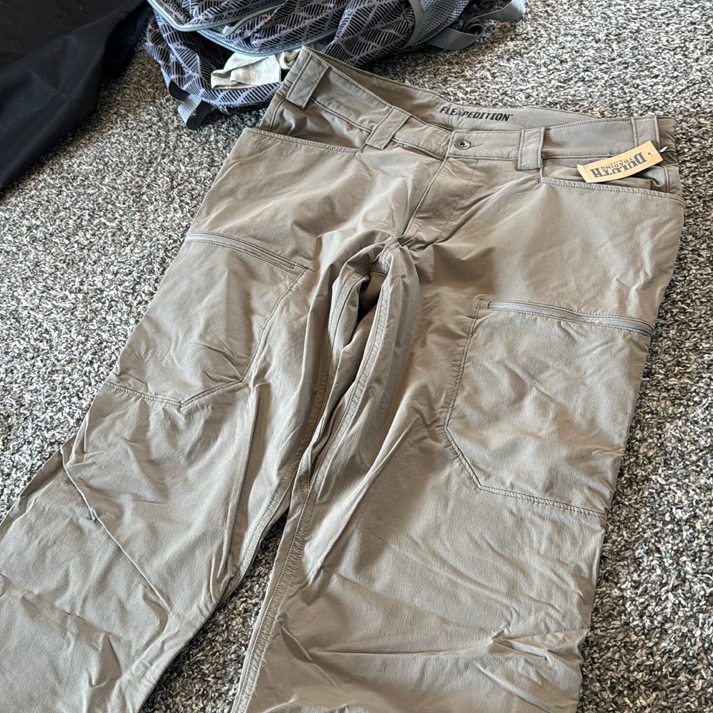 Brand new with tags Duluth trading men’s cargo work pants.
